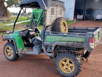 Under Auction - (A156)  	John Deere Gator 