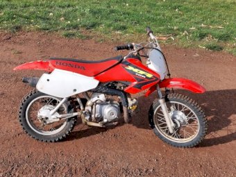 Under Auction - (A156)  	Honda XR 70R Kids Motorbike 