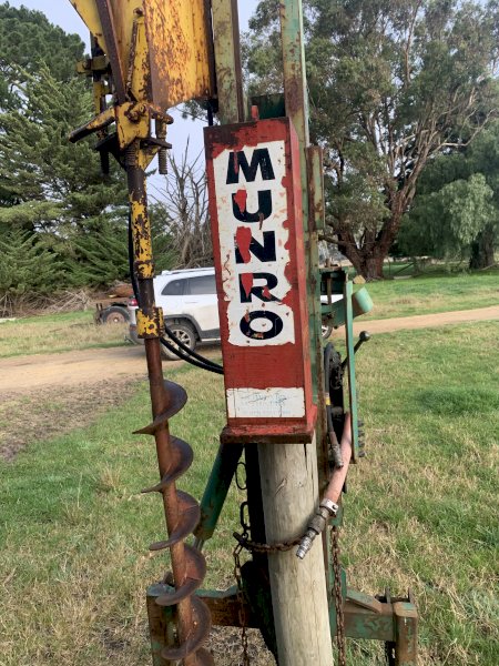 Munro Post Driver