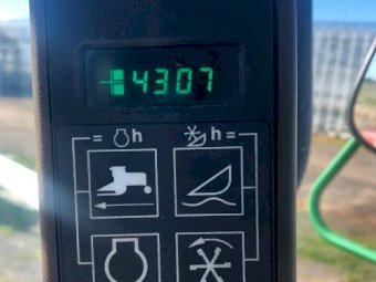 John Deere 4890 Windrower with 2 Fronts