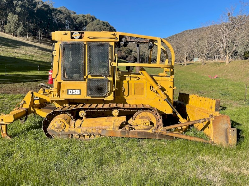 1984 Caterpillar D5B Bulldozer