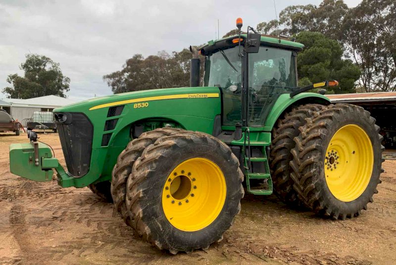2009 John Deere 8530 Tractor