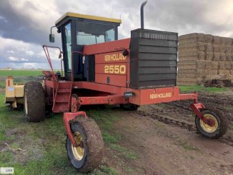 New Holland 2550 Windrower
