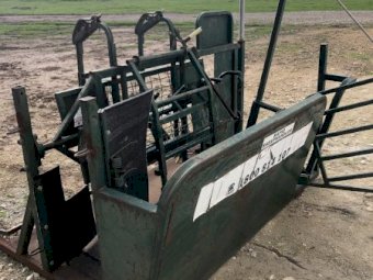 Arrow sheep Handler, Lister overhead Gear and Weigh Crate