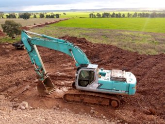 Kobelco SK330. 35 ton Excavator
