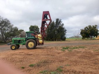2004 3PL Hardie sprayer