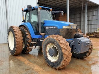2001 New Holland 8970A Tractor with Rear Duals