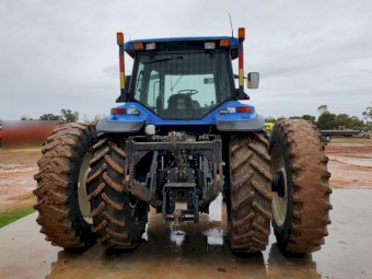 2001 New Holland 8970A Tractor with Rear Duals