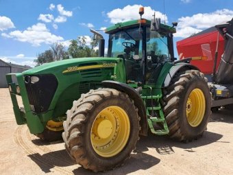 2005 John Deere 7920 Tractor