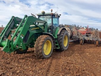 2005 John Deere 7920 Tractor