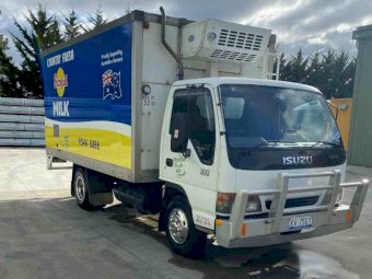 1998 Isuzu NPR Refridgerated Truck