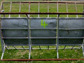 Under Auction - (A156)  Paton Hay Cradle 