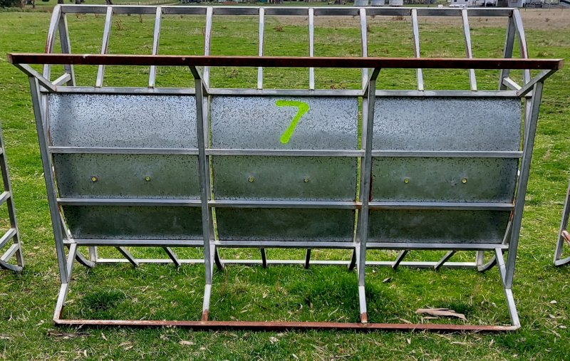 Under Auction - (A156)  Paton Hay Cradle 