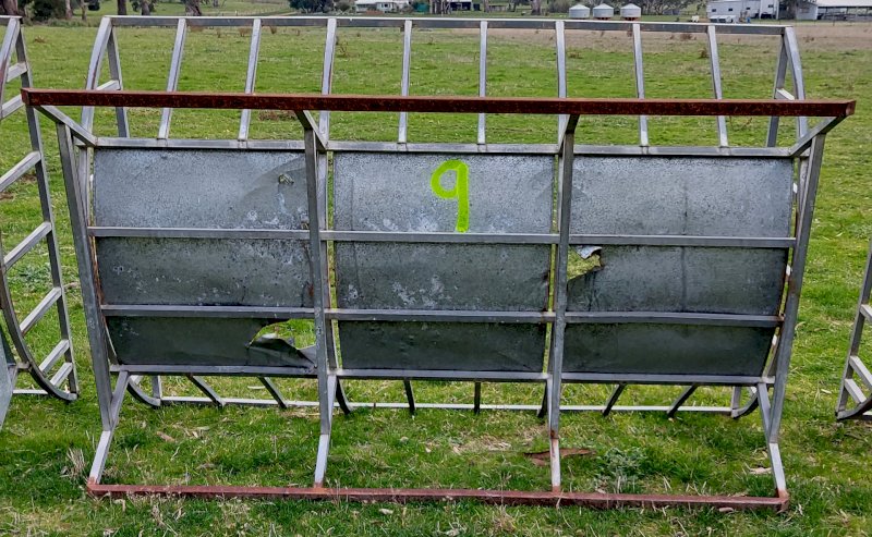 Under Auction - (A156)  Paton Hay Cradle 