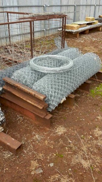13 Wire netting 10x90cm x50m rolls