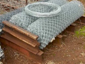 13 Wire netting 10x90cm x50m rolls