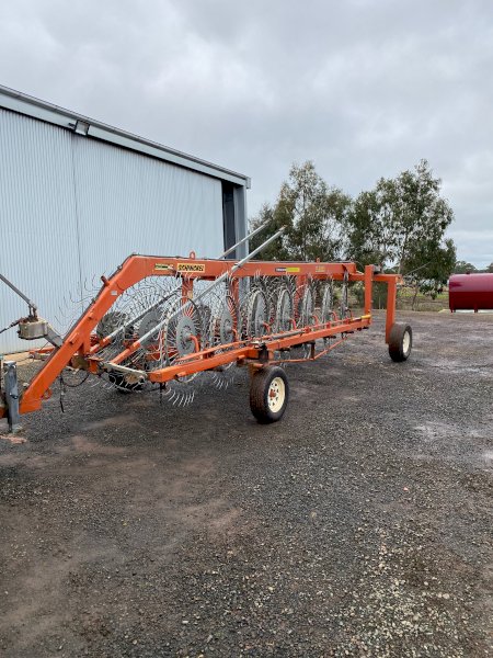 Schinckel 14 Wheel V-Rake