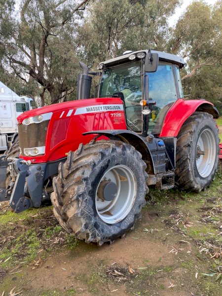2017 Massey Ferguson 7726 Tractor