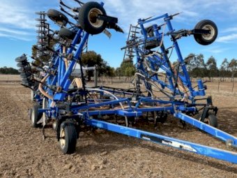 2007 Flexi-Coil ST830 38ft Bar with 1720 Air Seeder