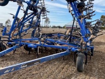 2007 Flexi-Coil ST830 38ft Bar with 1720 Air Seeder