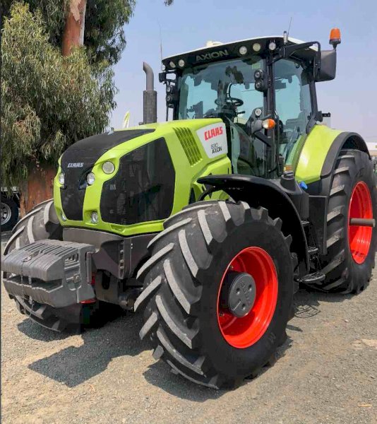 2014 Claas Axion 830 Tractor