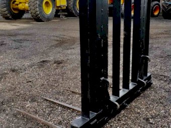 Heavy Duty 2500 kg Tractor Pallet Fork Attachment