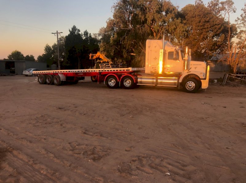 2010 Western Star 4800 Prime Mover with 2018 Freightmaster 32’ x 6’6” Tri Axle Chassis Tipper