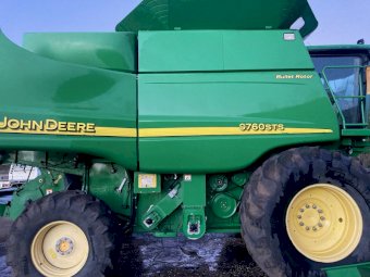 John Deere 9760 Header with 2004 40’ Tine Reel Midwest Crophawk Front