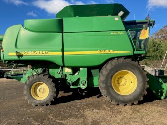 John Deere 9760 Header with 2004 40’ Tine Reel Midwest Crophawk Front