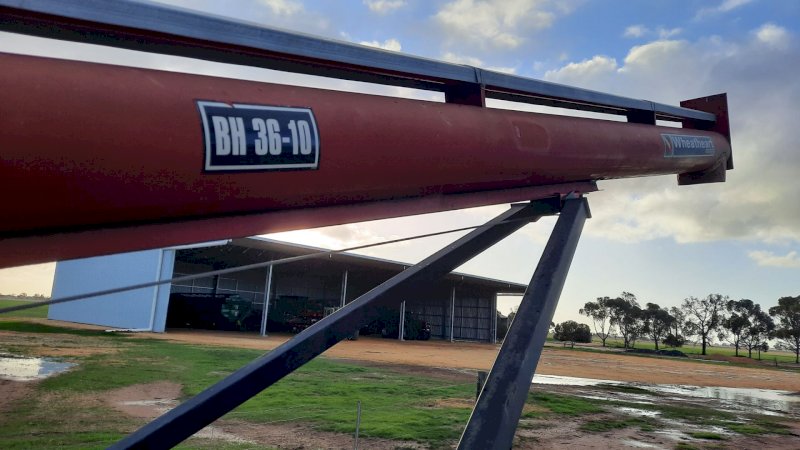 Wheatheart BH36-10 Self Propelled Auger