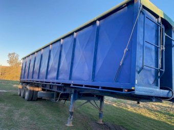 1981 Freighter Tri Axel Grain Tipper