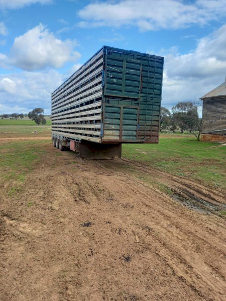 2000 Byrne 4 Deck Stockcrate