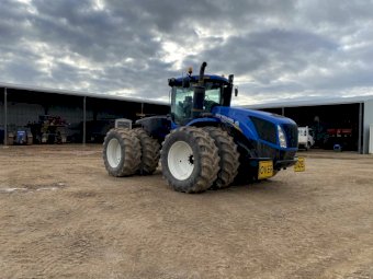 2011 New Holland T9.505 Tractor