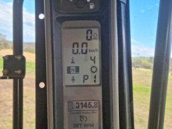 2009 Steiger STX 335 hooked with 2018 3.2m JNR L10.8E Landplane