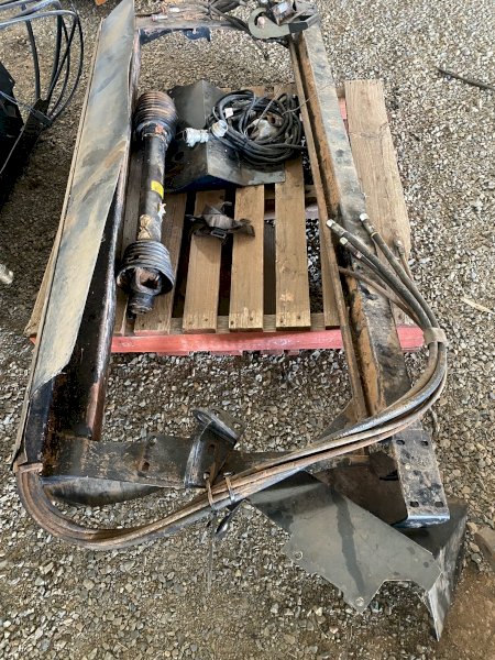 Macdon D60-D65 Window Adapter for Case 2152 Front