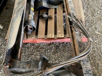 Macdon D60-D65 Window Adapter for Case 2152 Front