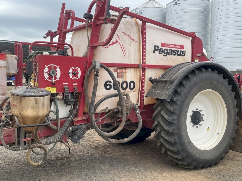 2014 Croplands Pegasus Series II Boom Spray