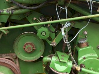 John Deere 550 Round Baler