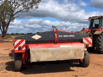 Under Auction - (A158)  Kuhn FC353 Mower Conditioner 