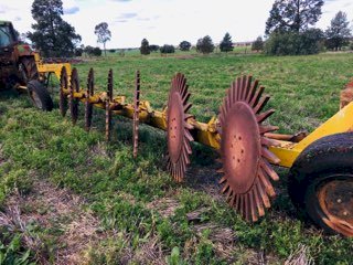 Western 7 Wheel Stick/Rock Rake