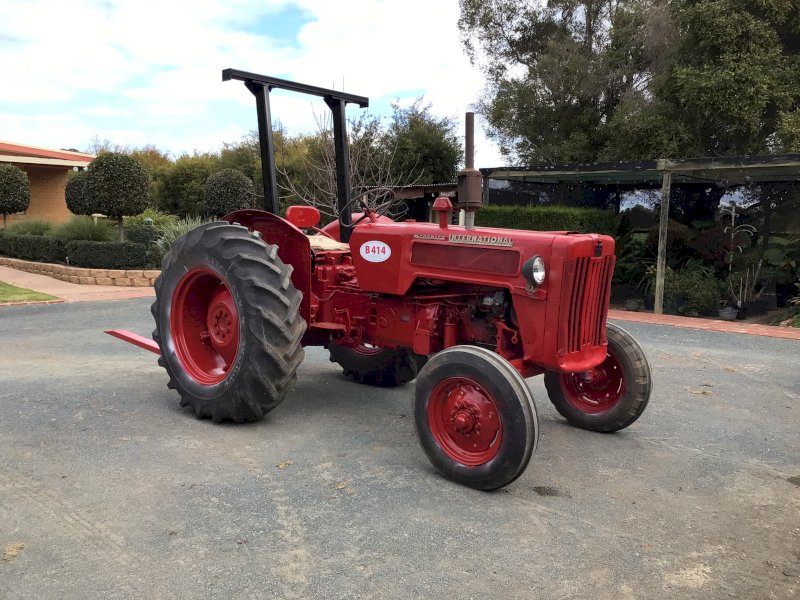 McCormick International B414 Tractor