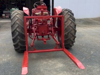 McCormick International B414 Tractor