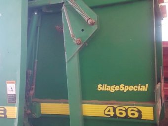 John Deere 466 Silage Special Round Baler