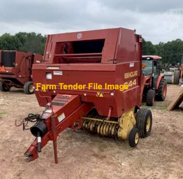 New Holland 644 Round Baler