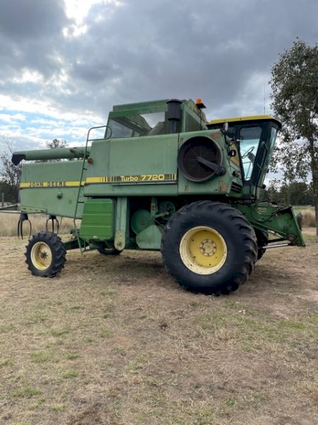 John Deere 7720 Header