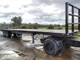 1991 Freighter Flat Top 48 ft Triaxle Trailer