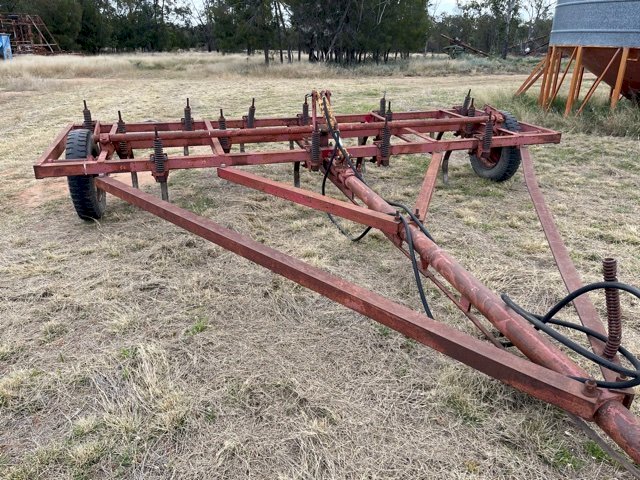 15' Grasslands Chisel Plough
