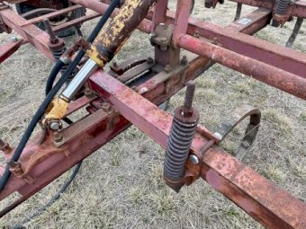 15' Grasslands Chisel Plough
