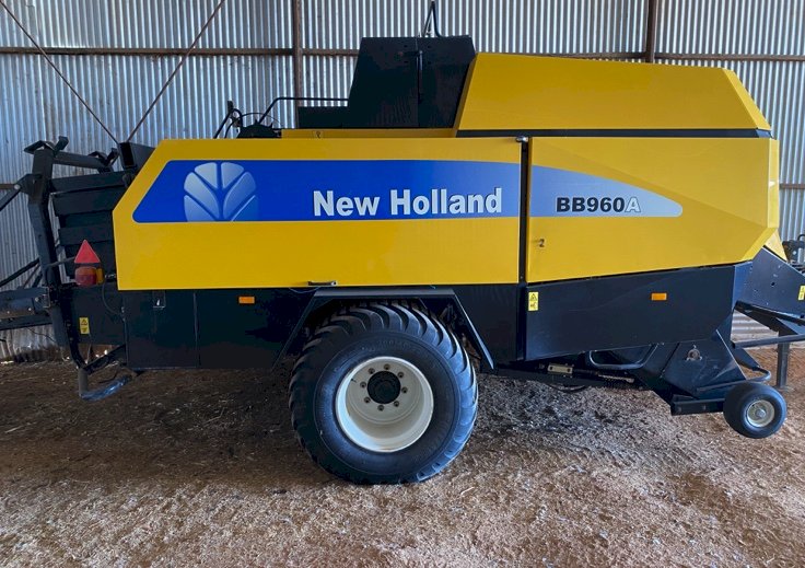 2011 New Holland BB960A Baler