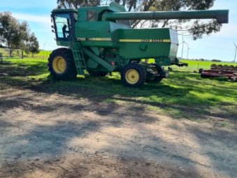 John Deere 7720 Titan ll with 30 ft Front